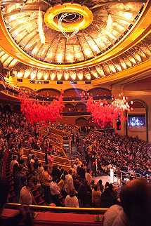 Cirque du Soleil 'O' celebrated its 6,000th show with balloon drop