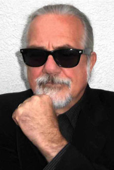 Edgewater Comedian Darryl Rhoades