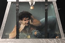 Illusions' Jan Rouven in Water Tank