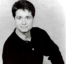 Keith Thompson plays Liberace Museun