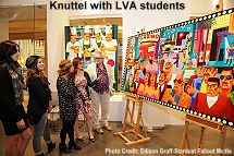 Knuttel with LVA students