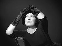 Martha Davis of the Motels