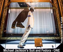 Michael Jacksons suit and fedora at ONE SHOW
