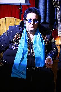 Pete Vallee as Big Elvis